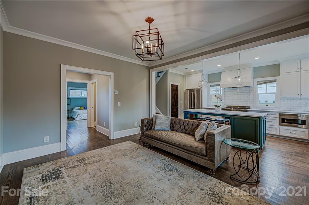 537 Greystone Road Charlotte, NC 28209 - Photo 5 of 28 Gallery Image 5