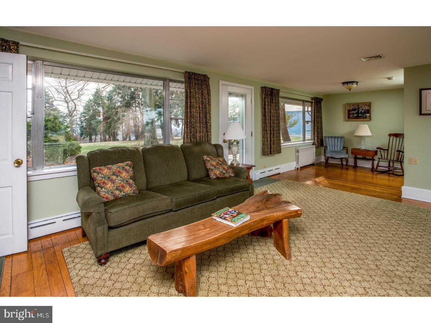 92 Bonnie Brae Road Spring City, PA 19475 - Photo 3 of 15 Living Room