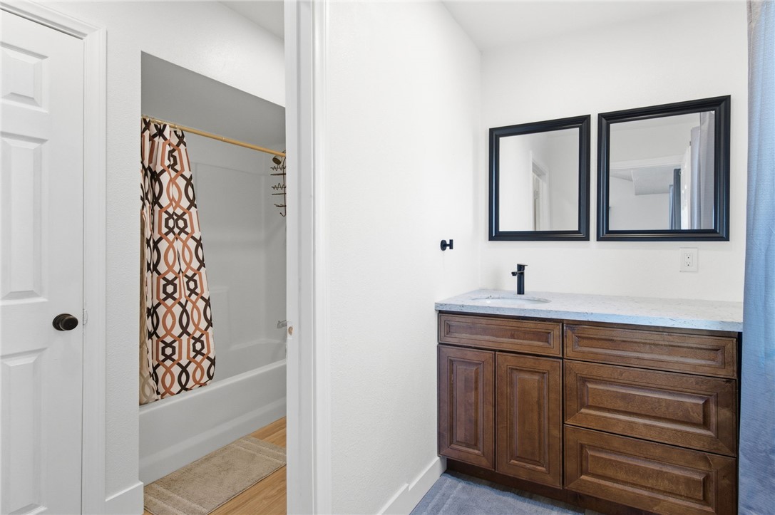 26151 Rainbow Road Meadview, AZ 86444 - Photo 13 of 46 En-suite bathroom