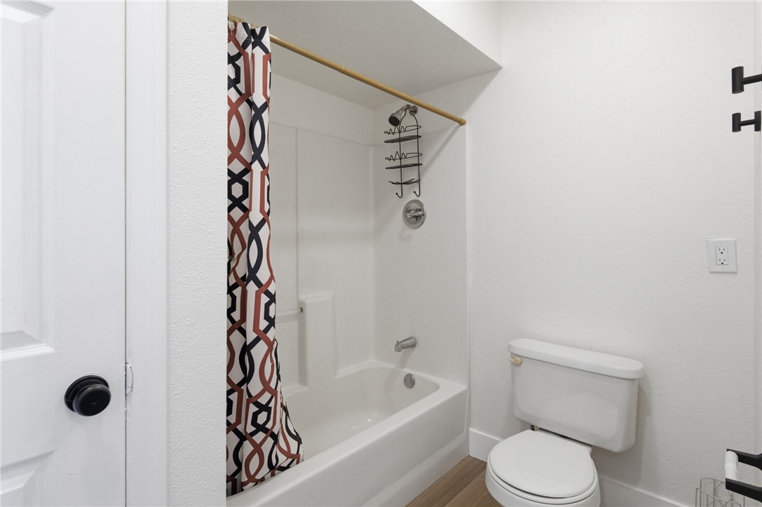 26151 Rainbow Road Meadview, AZ 86444 - Photo 14 of 46 Master Bathroom