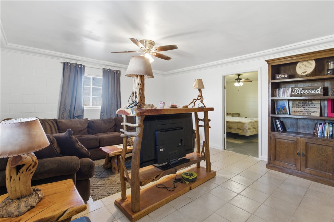 26151 Rainbow Road Meadview, AZ 86444 - Photo 26 of 46 Living Room
