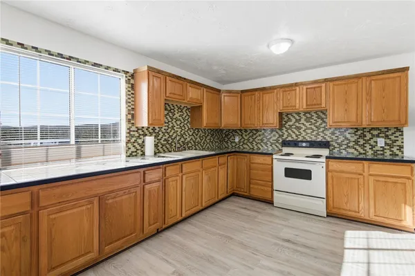 $335,500 | 26151 Rainbow Road, Meadview, AZ 86444