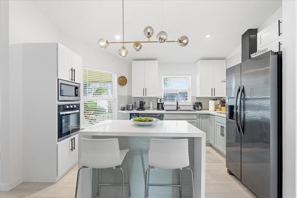 901 Southwest 111th Way Davie, FL 33324 - Photo 11 of 45 Kitchen