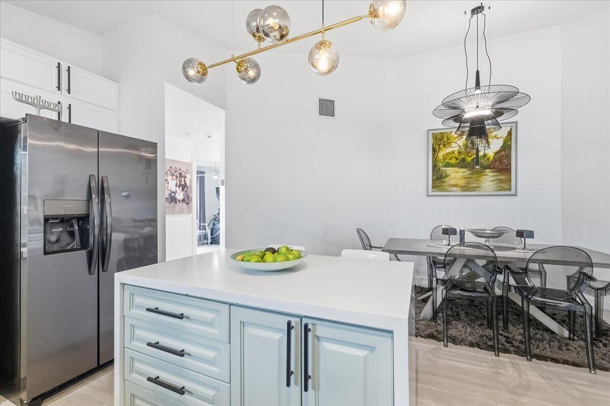 901 Southwest 111th Way Davie, FL 33324 - Photo 14 of 45 Kitchen