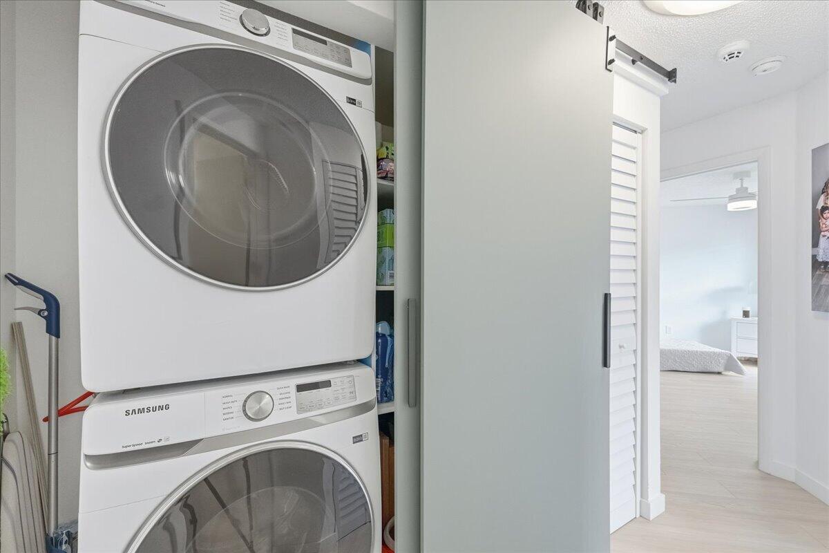 901 Southwest 111th Way Davie, FL 33324 - Photo 26 of 45 Laundry