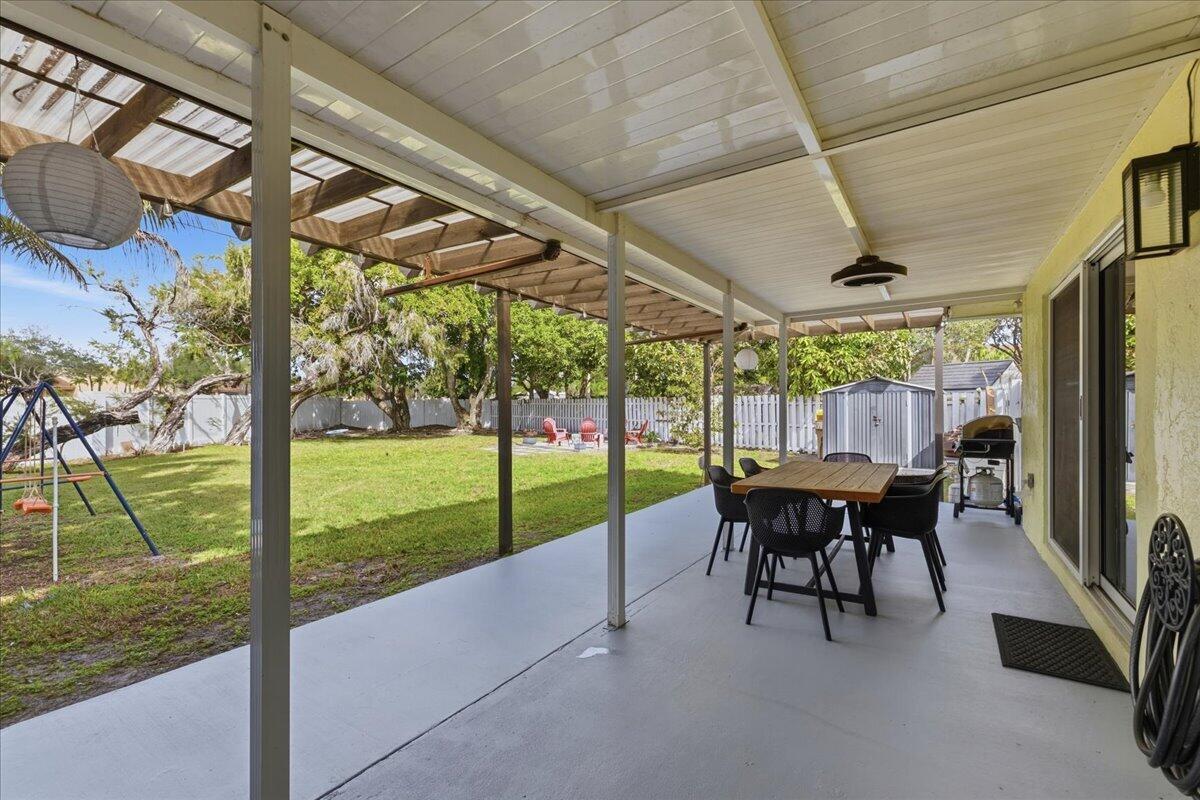 901 Southwest 111th Way Davie, FL 33324 - Photo 28 of 45 Porch