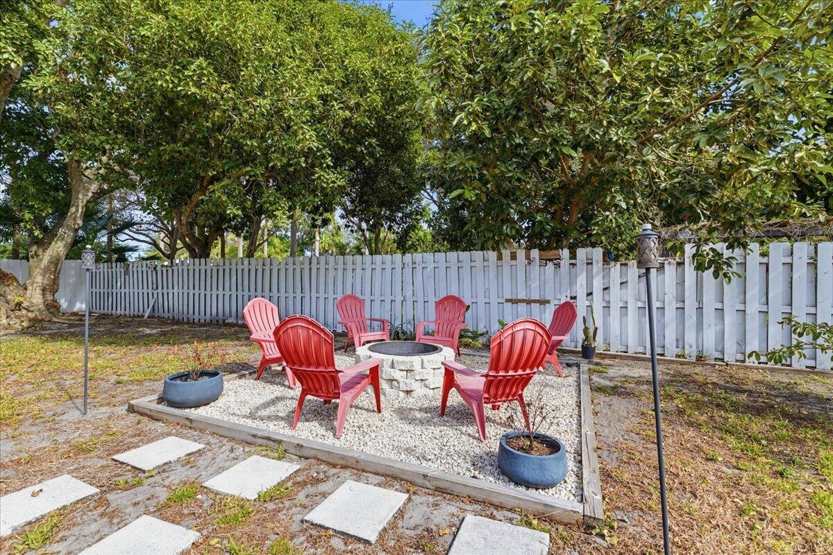 901 Southwest 111th Way Davie, FL 33324 - Photo 31 of 45 Fire pit