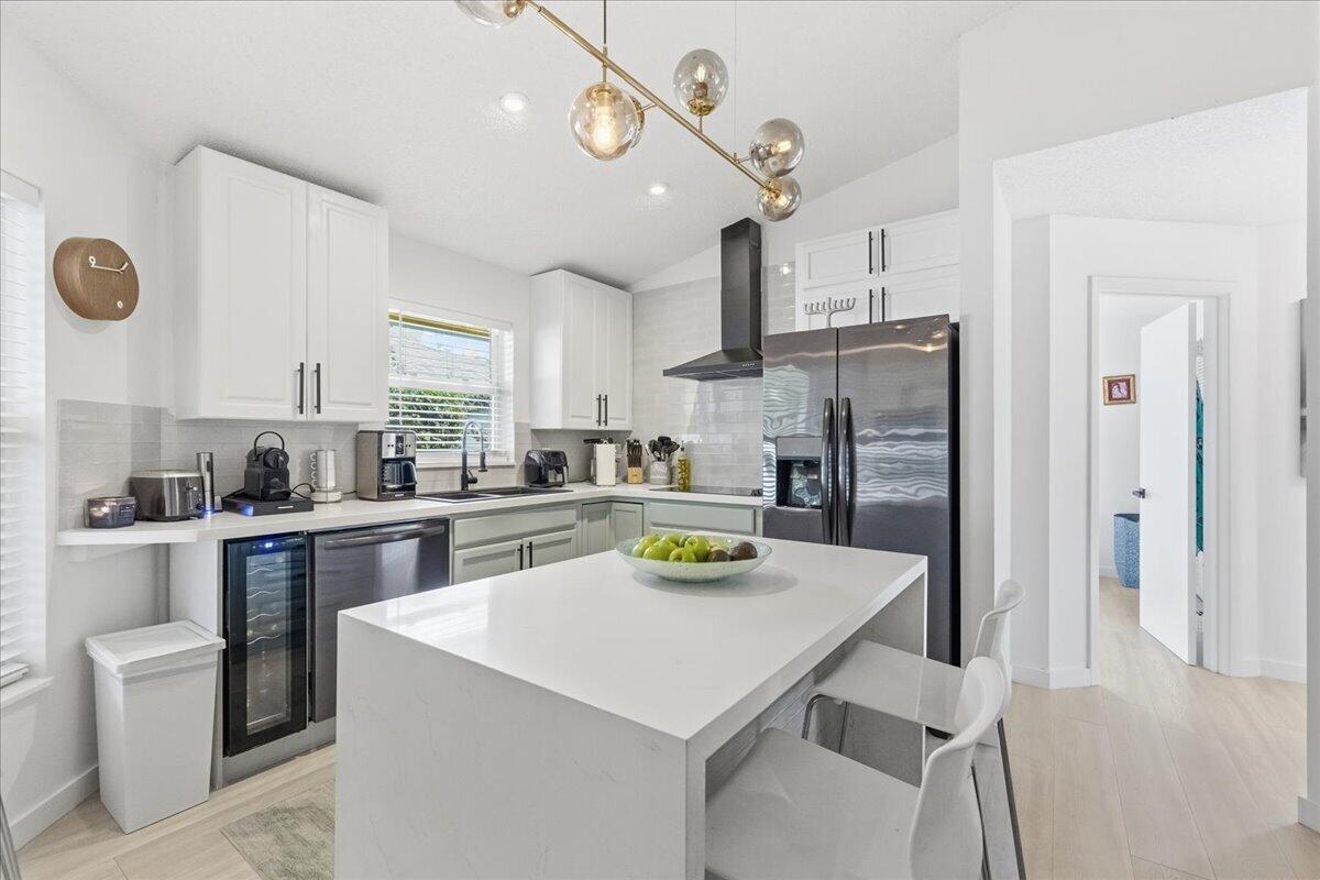 901 Southwest 111th Way Davie, FL 33324 - Photo 10 of 45 Kitchen