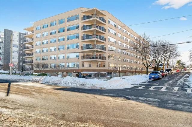 $325,000 | 12 Old Mamaroneck Road, Unit 2G, White Plains, NY 10605
