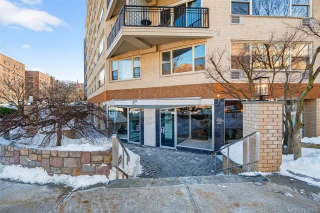 $325,000 | 12 Old Mamaroneck Road, Unit 2G, White Plains, NY 10605
