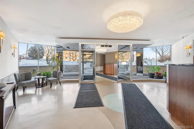 $325,000 | 12 Old Mamaroneck Road, Unit 2G, White Plains, NY 10605