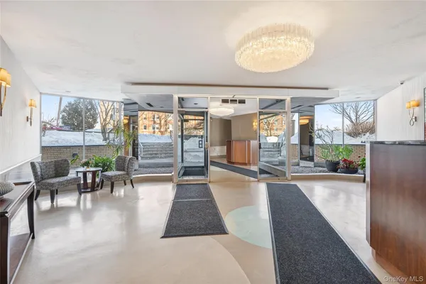 $325,000 | 12 Old Mamaroneck Road, Unit 2G, White Plains, NY 10605