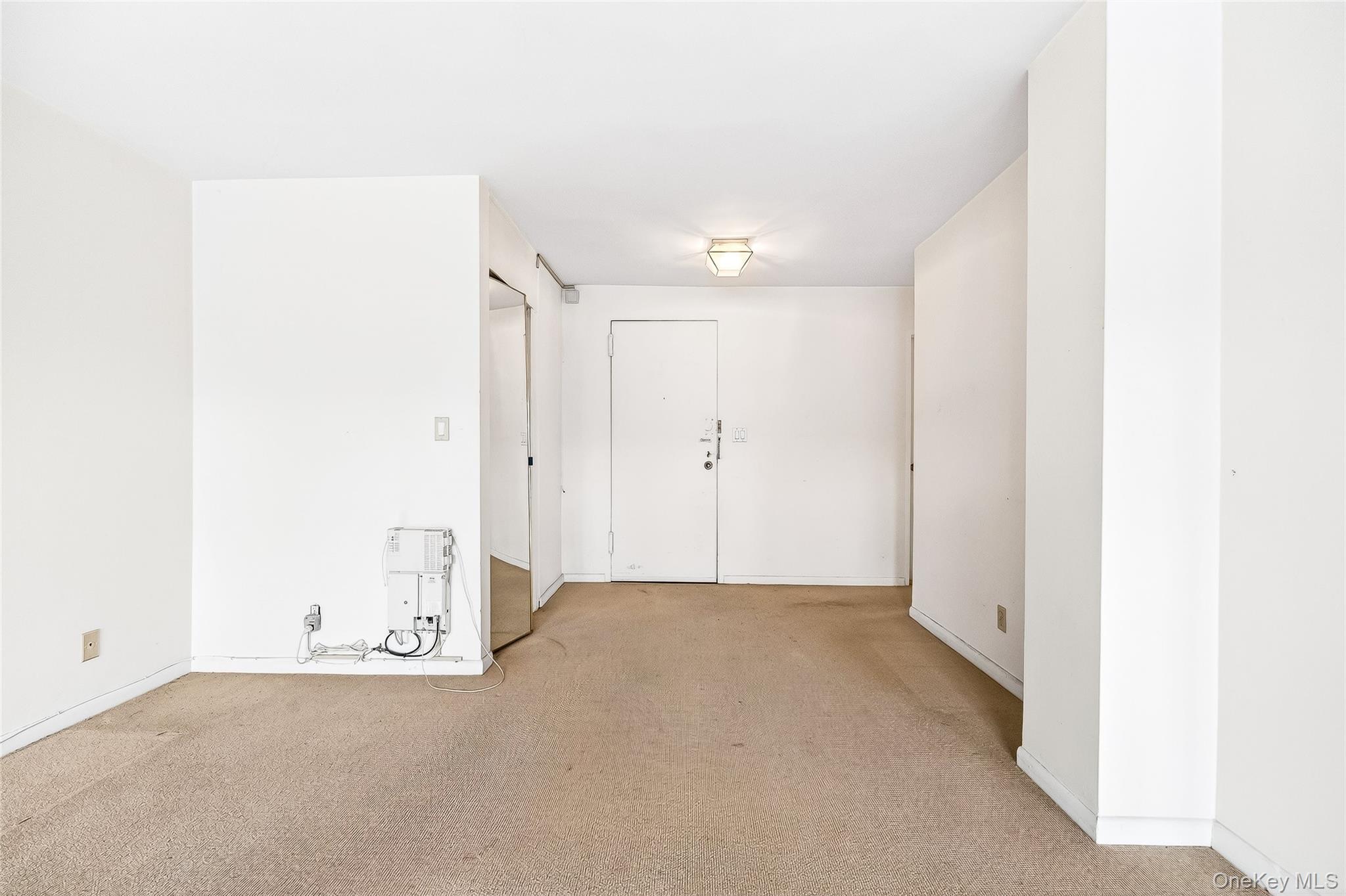 12 Old Mamaroneck Road, Unit 2G White Plains, NY 10605 - Photo 8 of 38 a view of an empty room