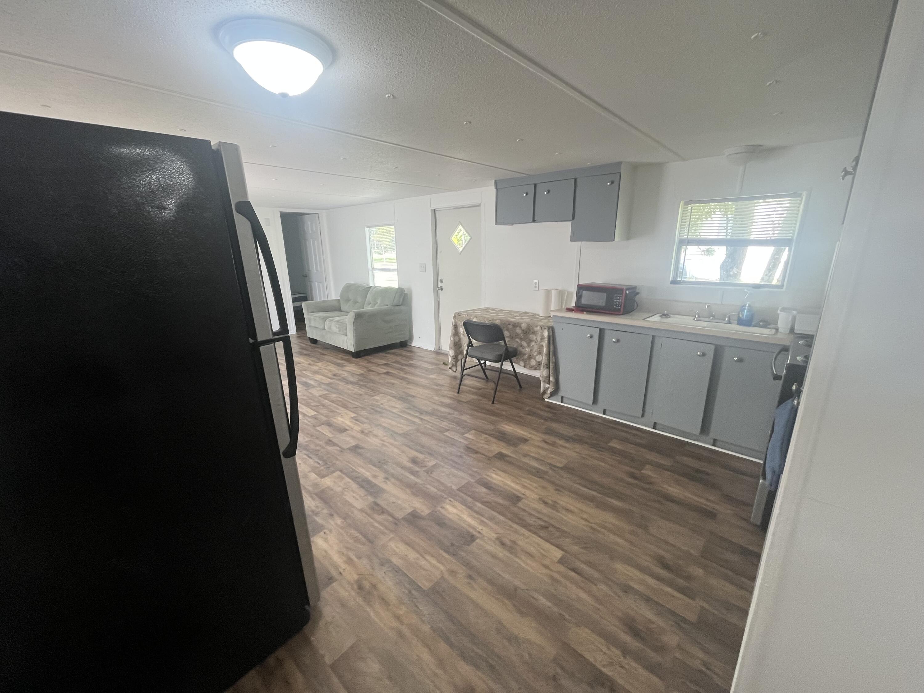 625 Allen Street Swainsboro, GA 30401 - Photo 4 of 10 IMG_9097