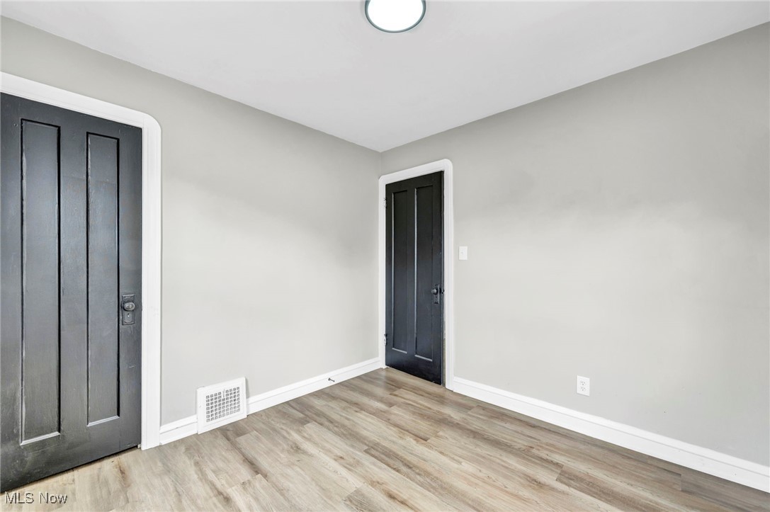 4428 Ingleside Road Cleveland, OH 44128 - Photo 17 of 34 Gallery Image 17