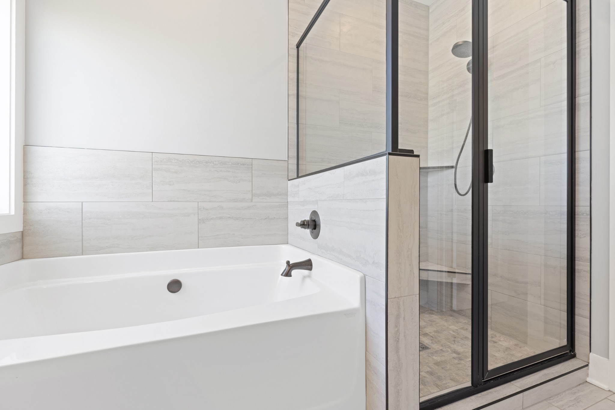 5450 Highway 431 Springfield, TN 37172 - Photo 28 of 54 a bathroom with a bathtub and shower