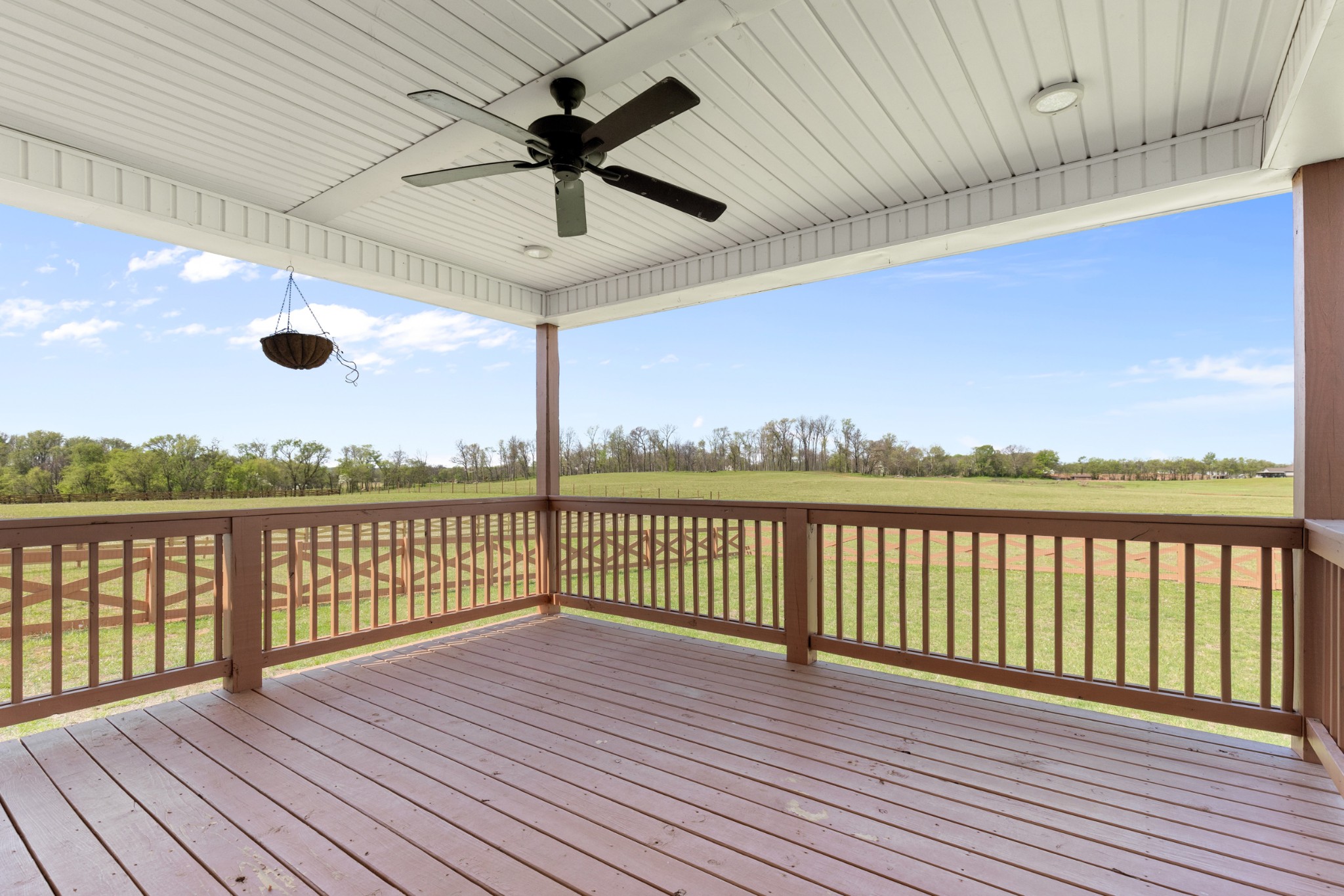 5450 Highway 431 Springfield, TN 37172 - Photo 45 of 54 a view of a balcony with wooden floor