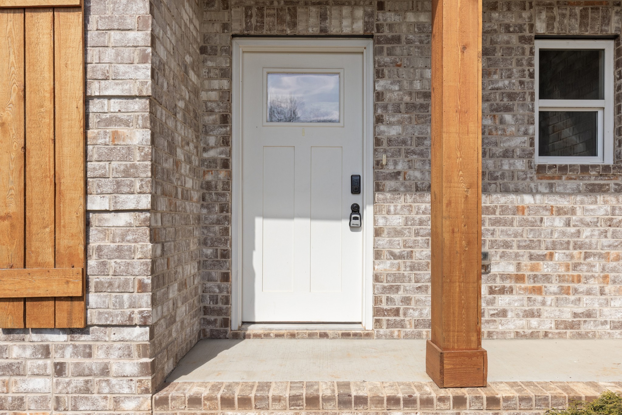 5450 Highway 431 Springfield, TN 37172 - Photo 5 of 54 a brick house with a door