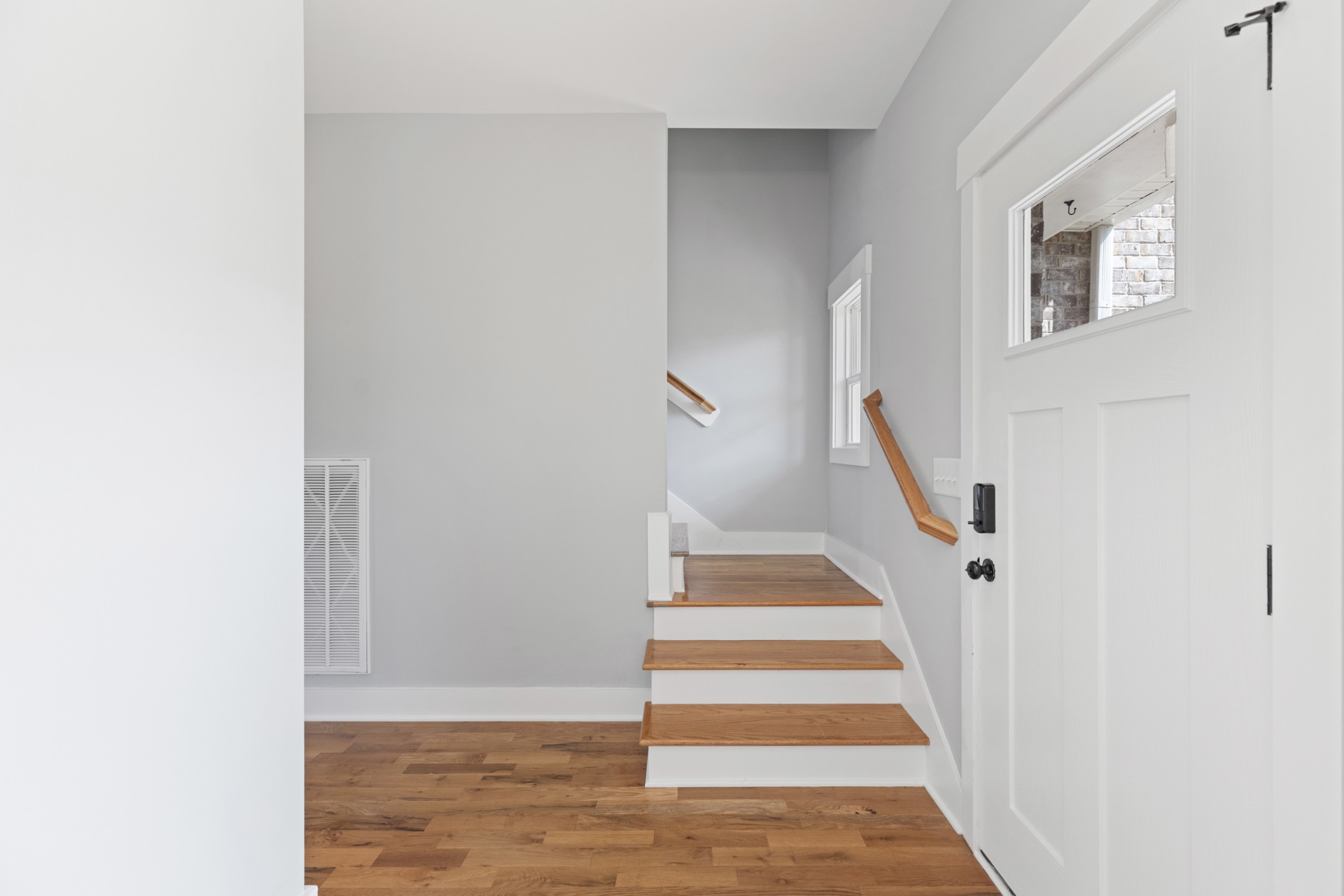 5450 Highway 431 Springfield, TN 37172 - Photo 7 of 54 a view of an entryway with staircase