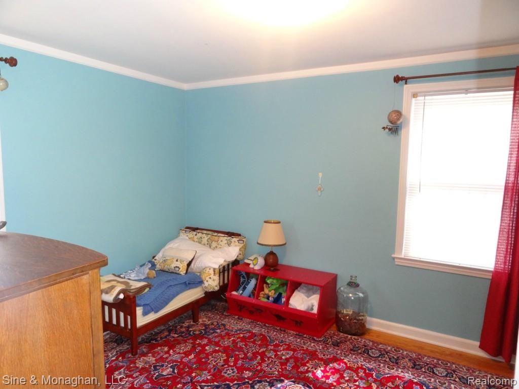 449 Roland Road Grosse Pointe, MI 48236 - Photo 20 of 28 DSC05624.jpg