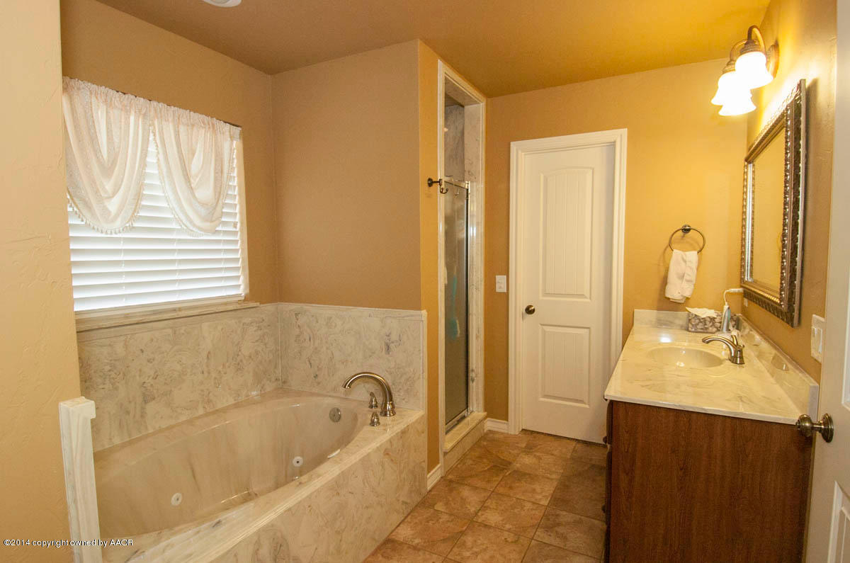 18800 Stone Creek Road Bushland, TX 79124 - Photo 13 of 25 MASTER BATH