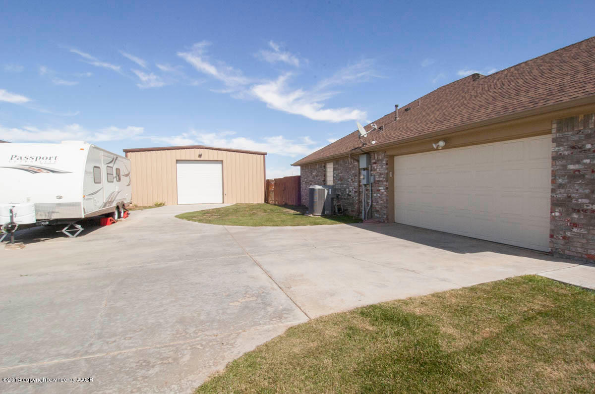 18800 Stone Creek Road Bushland, TX 79124 - Photo 24 of 25 DRIVEWAY