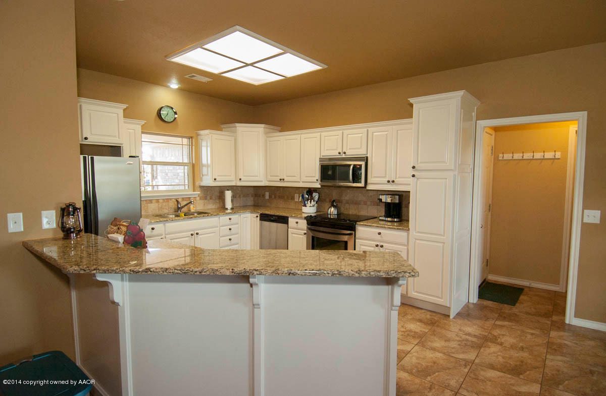 18800 Stone Creek Road Bushland, TX 79124 - Photo 5 of 25 KITCHEN