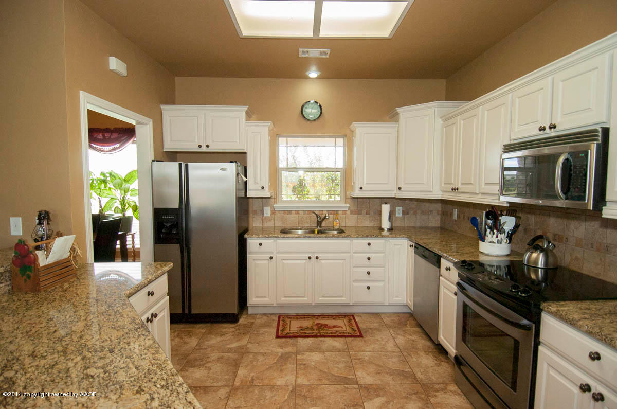 18800 Stone Creek Road Bushland, TX 79124 - Photo 7 of 25 KITCHEN VIEW 2