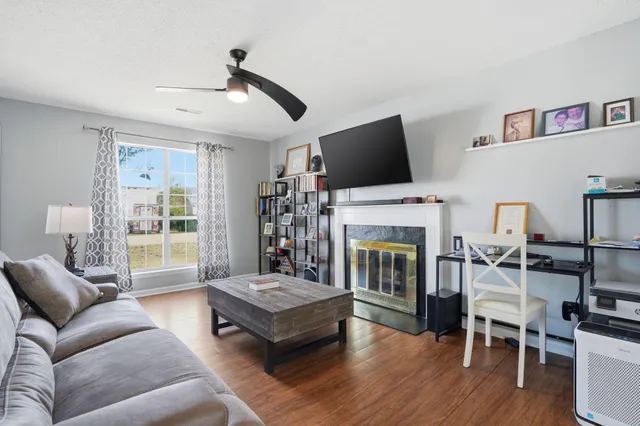 $325,000 | 207 Hastings Drive, Goose Creek, SC 29445