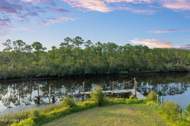 $1,150,000 | 6.37-acres Dixie Street, Ocean Springs, MS 39564