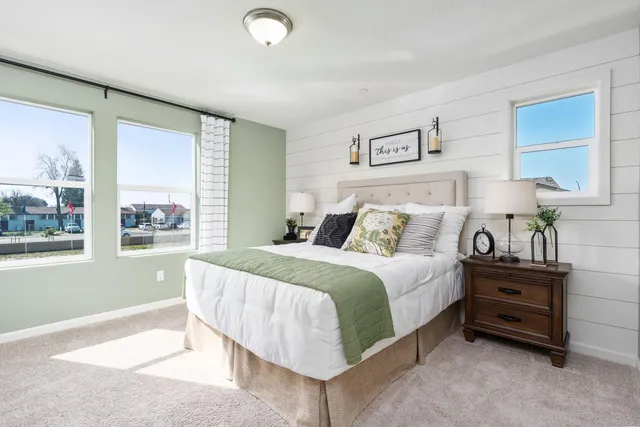 $362,990 | 6540 East Cresthaven Drive, Fresno, CA 93727