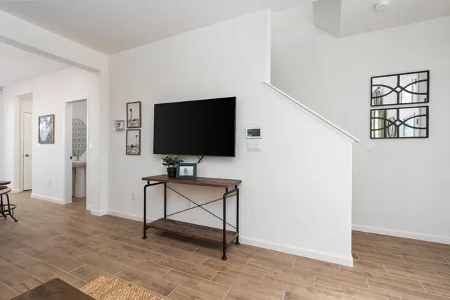 $362,990 | 6540 East Cresthaven Drive, Fresno, CA 93727