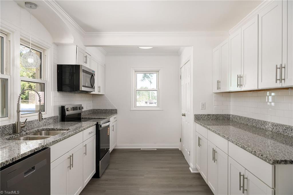 600 East Fairfield Road High Point, NC 27263 - Photo 12 of 38 Kitchen