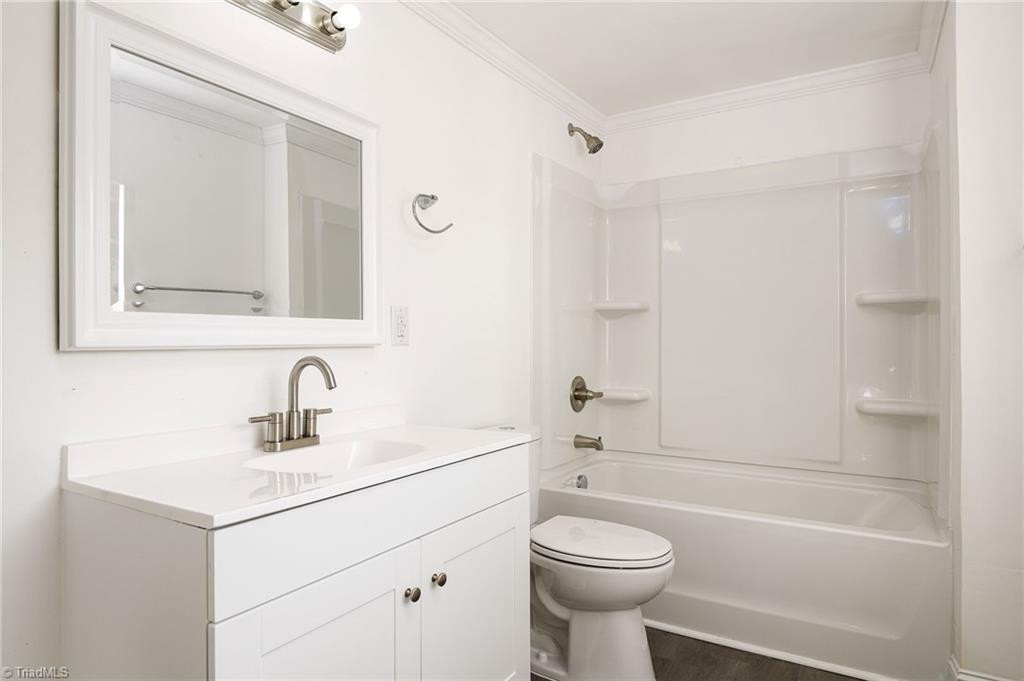 600 East Fairfield Road High Point, NC 27263 - Photo 16 of 38 Primary Bath