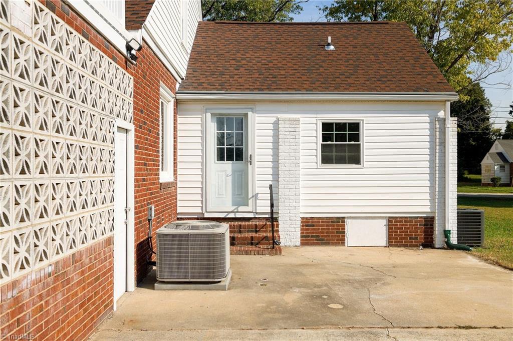 600 East Fairfield Road High Point, NC 27263 - Photo 33 of 38 Side Door