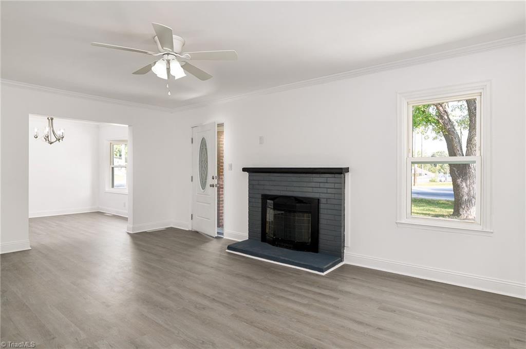 600 East Fairfield Road High Point, NC 27263 - Photo 7 of 38 Living Room