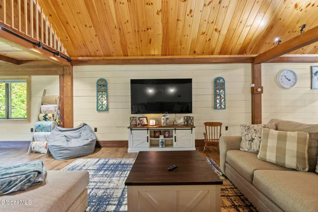 $480,000 | 522 Starr Road, Coeymans, NY 12143