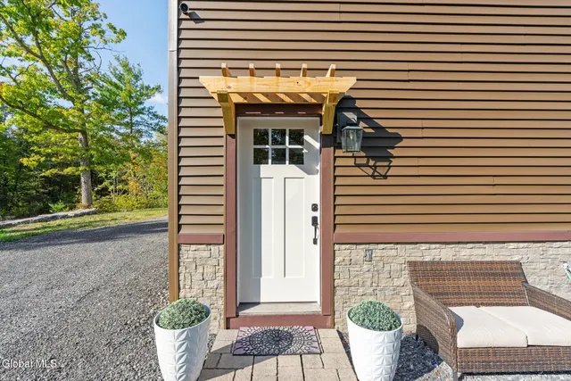 $480,000 | 522 Starr Road, Coeymans, NY 12143