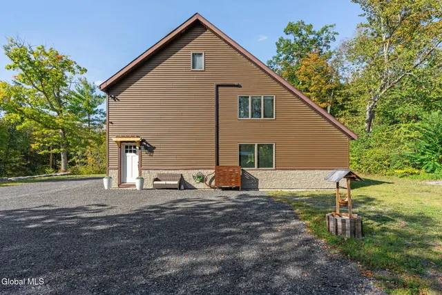 $480,000 | 522 Starr Road, Coeymans, NY 12143