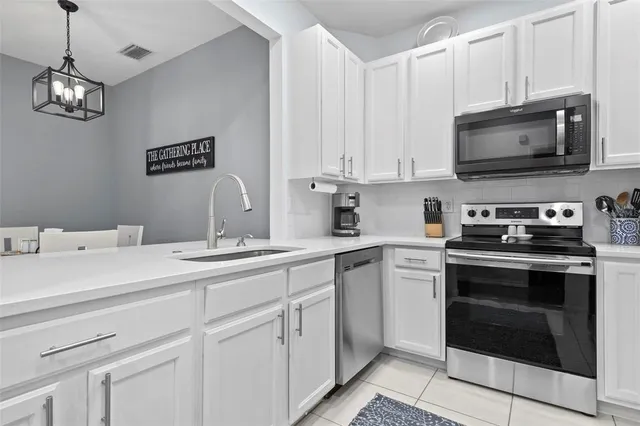 $1,700 | 3423 Parkridge Circle, Unit 19101, Sarasota, FL 34243