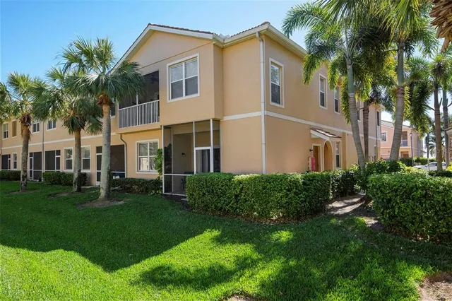 $1,700 | 3423 Parkridge Circle, Unit 19101, Sarasota, FL 34243
