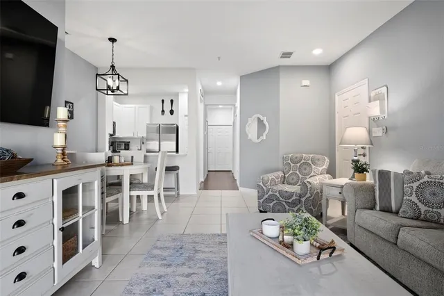 $1,700 | 3423 Parkridge Circle, Unit 19101, Sarasota, FL 34243