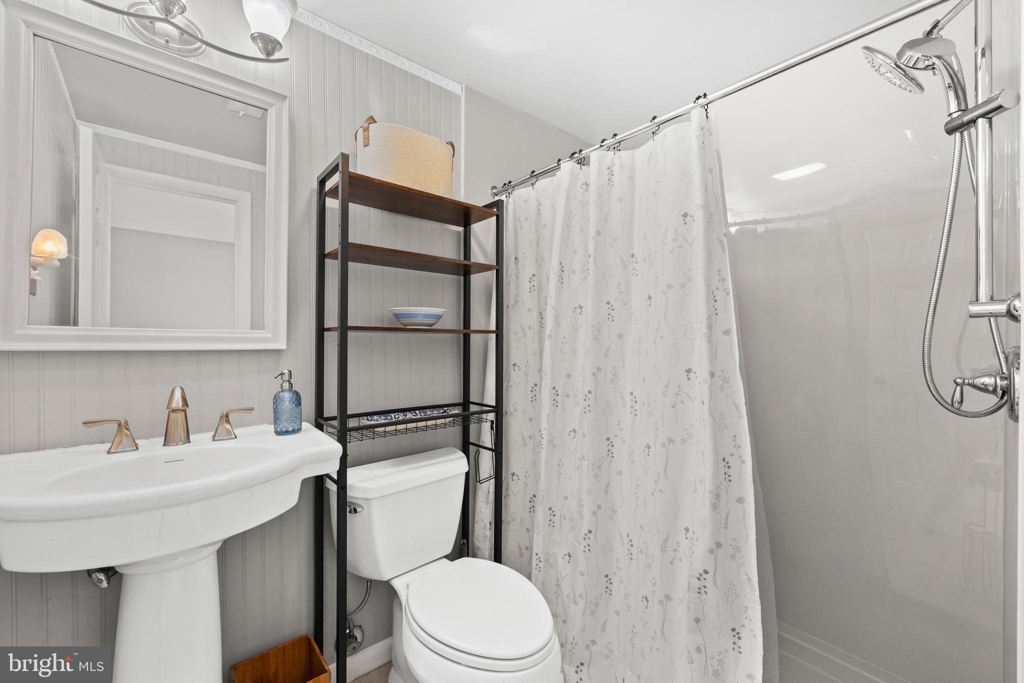 19306 Frazier Road Culpeper, VA 22701 - Photo 31 of 49 Primary bathroom.