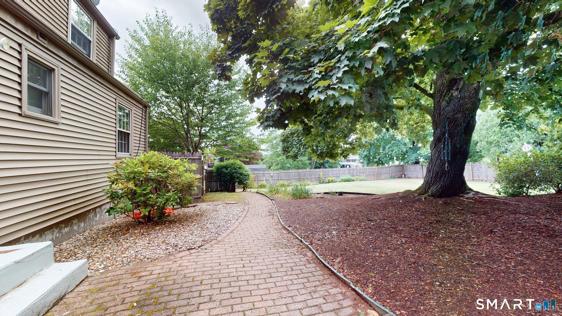8 Bridge Lane Enfield, CT 06082 - Photo 33 of 40