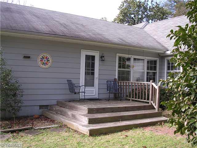 528 Holyoke Road Pleasant Garden, NC 27313 - Photo 3 of 16 Entry.