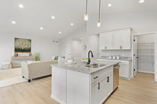 $579,900 | 10 Hawks View, Edgerton, WI 53534