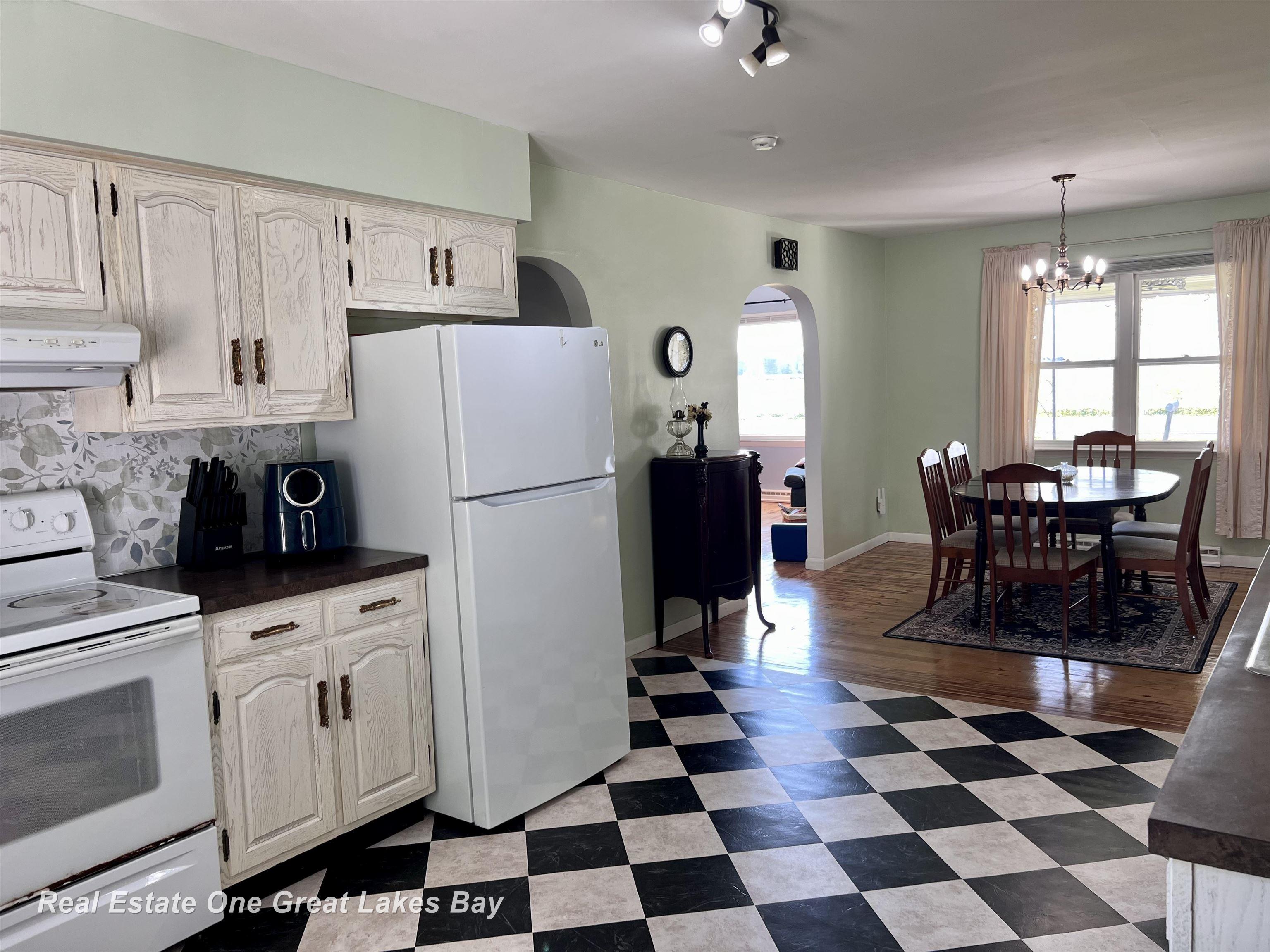 20220 Gratiot Road Merrill, MI 48637 - Photo 9 of 31