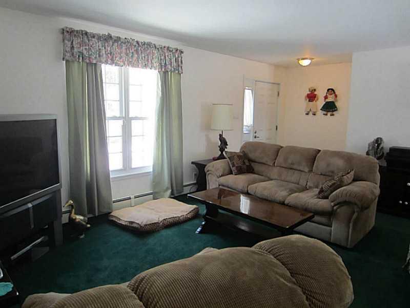 421 Cathance Road Topsham, ME 04086 - Photo 4 of 34 Living Room.