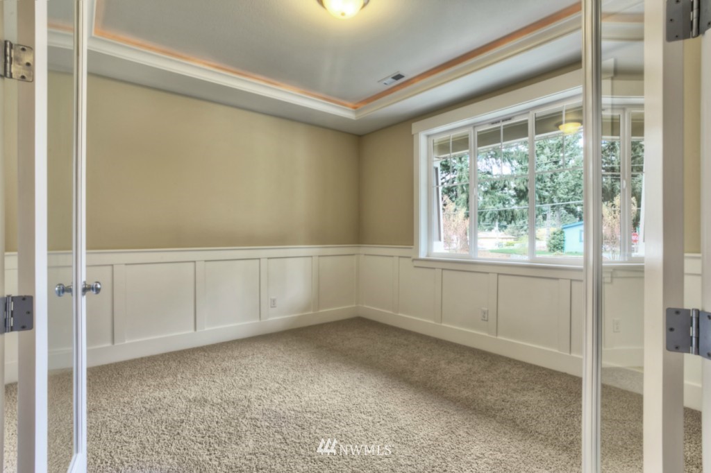 4916 Northeast 7th Street Renton, WA 98059 - Photo 11 of 22 Gallery Image 11