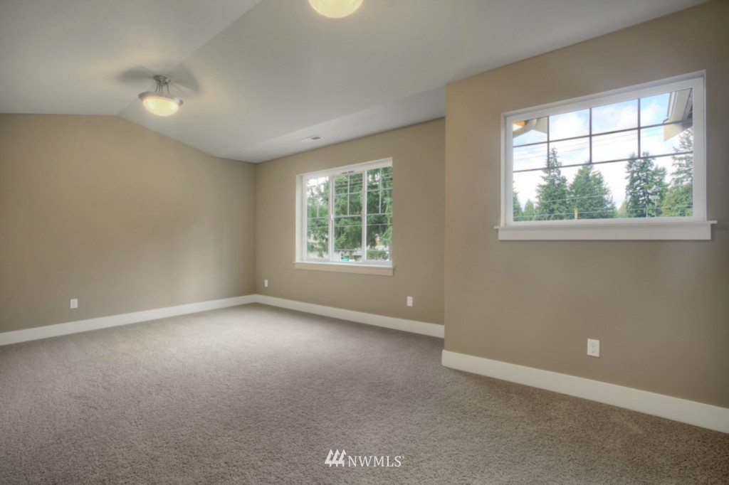 4916 Northeast 7th Street Renton, WA 98059 - Photo 17 of 22 Gallery Image 17